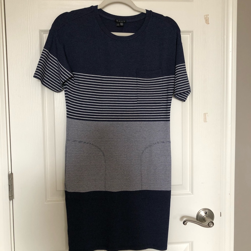 Theory Tee-shirt Dress